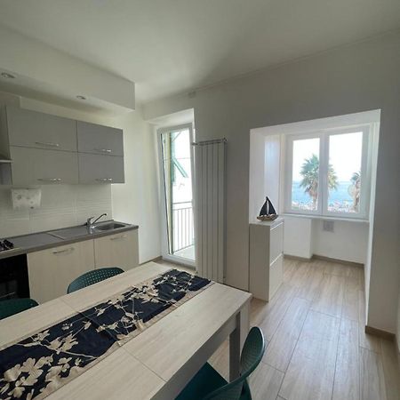 Casa A-Mare Lägenhet Varazze Exteriör bild