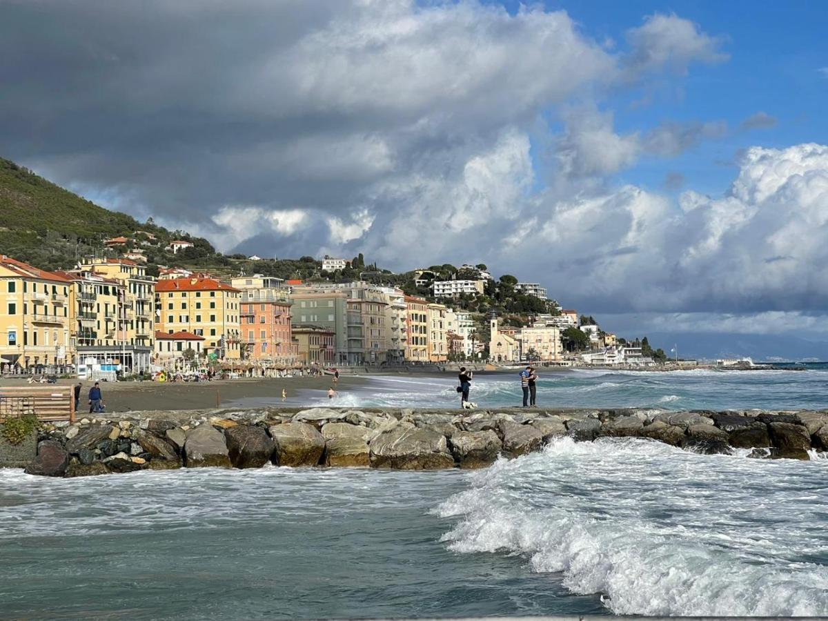 Casa A-Mare Lägenhet Varazze Exteriör bild
